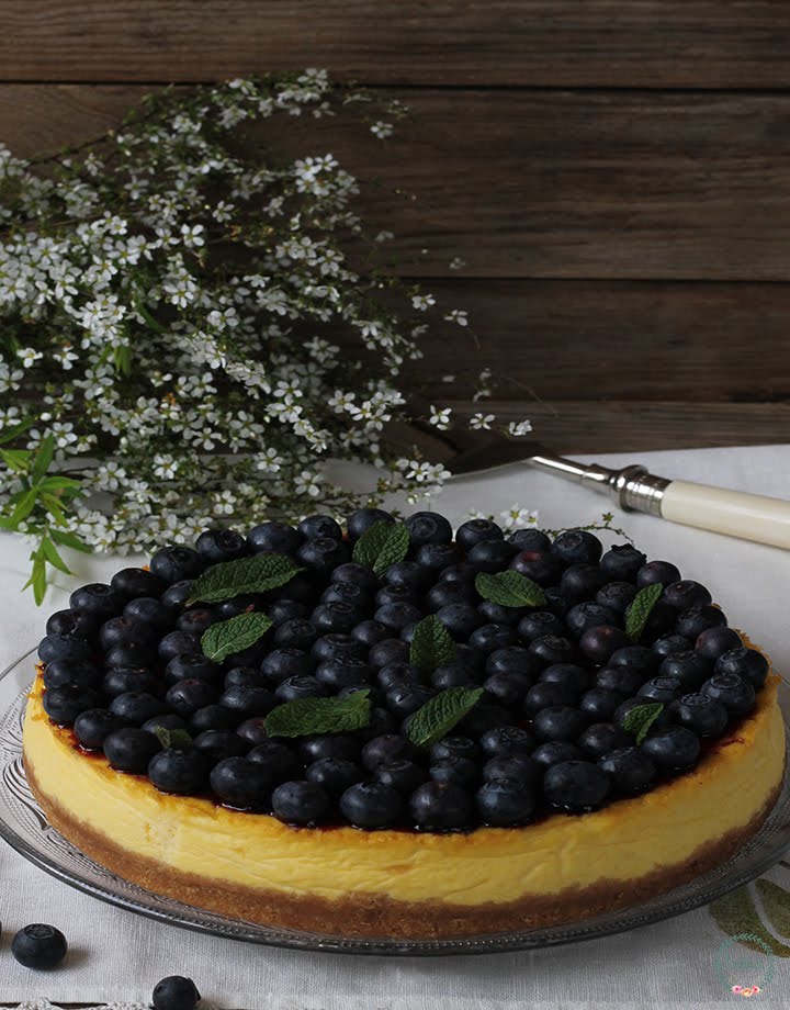 MASCARPONE CAKE WITH BLUEBERRIES